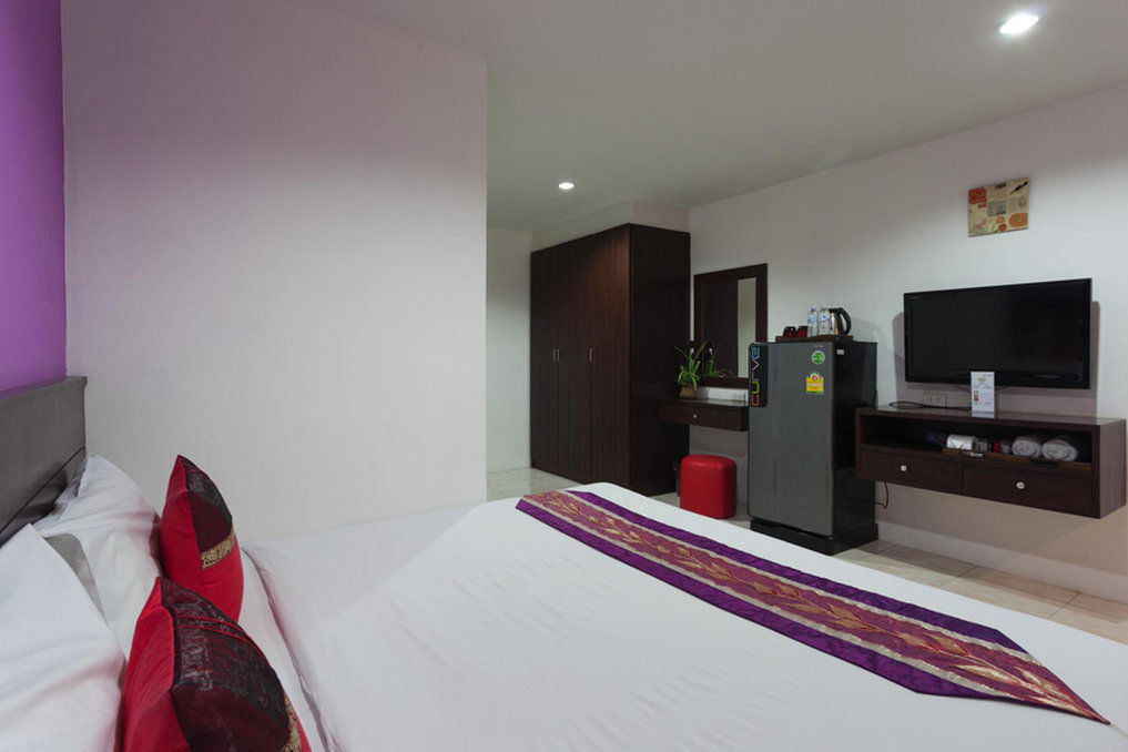 Islanda Boutique Hotel Patong Bagian luar foto