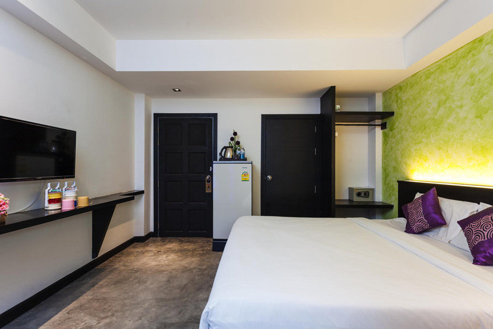 Islanda Boutique Hotel Patong Bagian luar foto