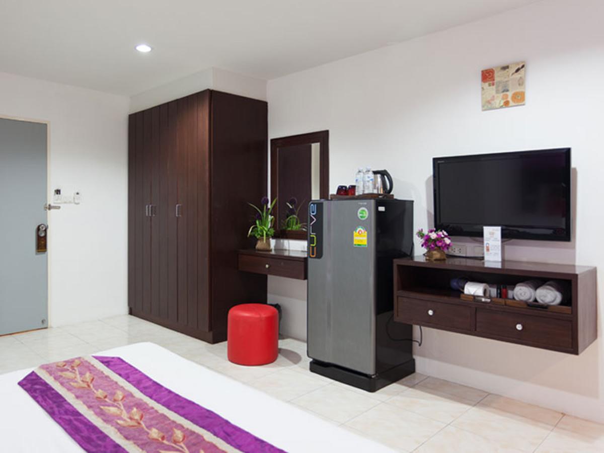 Islanda Boutique Hotel Patong Bagian luar foto