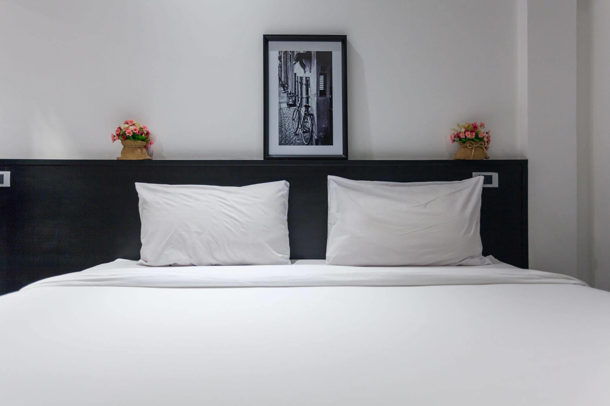 Islanda Boutique Hotel Patong Bagian luar foto