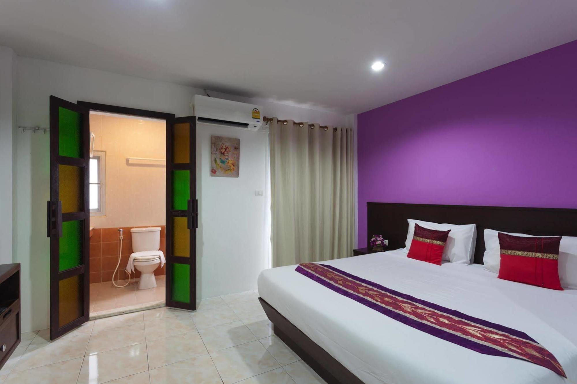 Islanda Boutique Hotel Patong Bagian luar foto